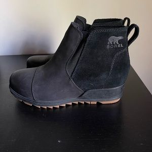 Sorel wedge ankle boots-NEVER WORN